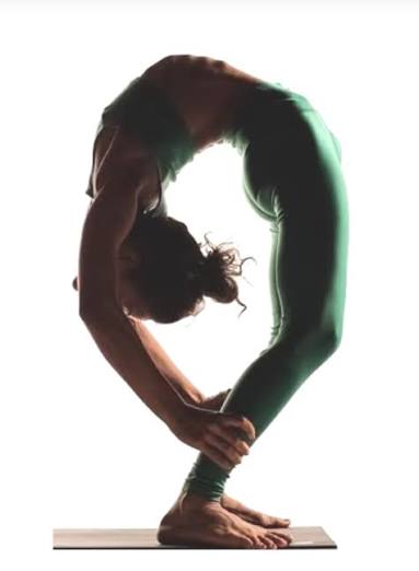 Postura de backbend em Ashtanga Yoga